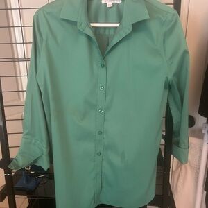 Chico's Vibrant Green Blouse no iron shirt sz1.5 medium/large